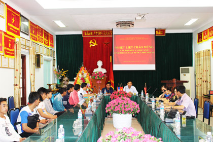 Đoàn cán bộ Sở Giáo dục Thể thao tỉnh Phông-Sa-Ly nước CHDCND Lào thăm và làm việc với lãnh đạo trường CĐ Kinh tế-Tài chính Thái Nguyên.